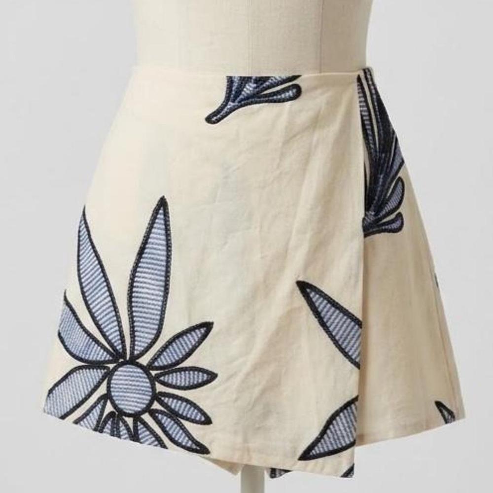 CIEBON Floral Embroidered Wrap Skort Cream Blue Cotton Resort Vacation XS